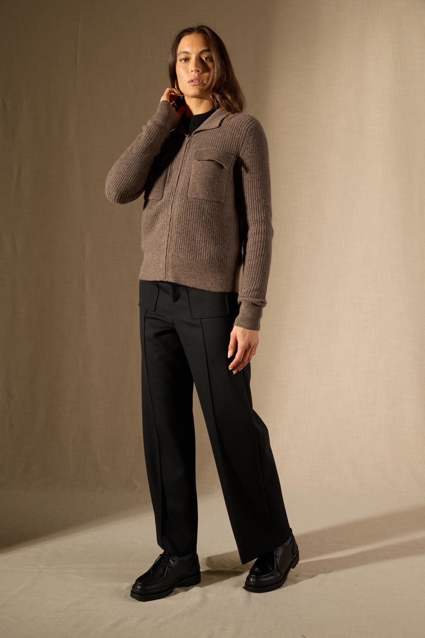 SARA veste courte zippée col chemise 4 fils taupe chiné 100% cachemire