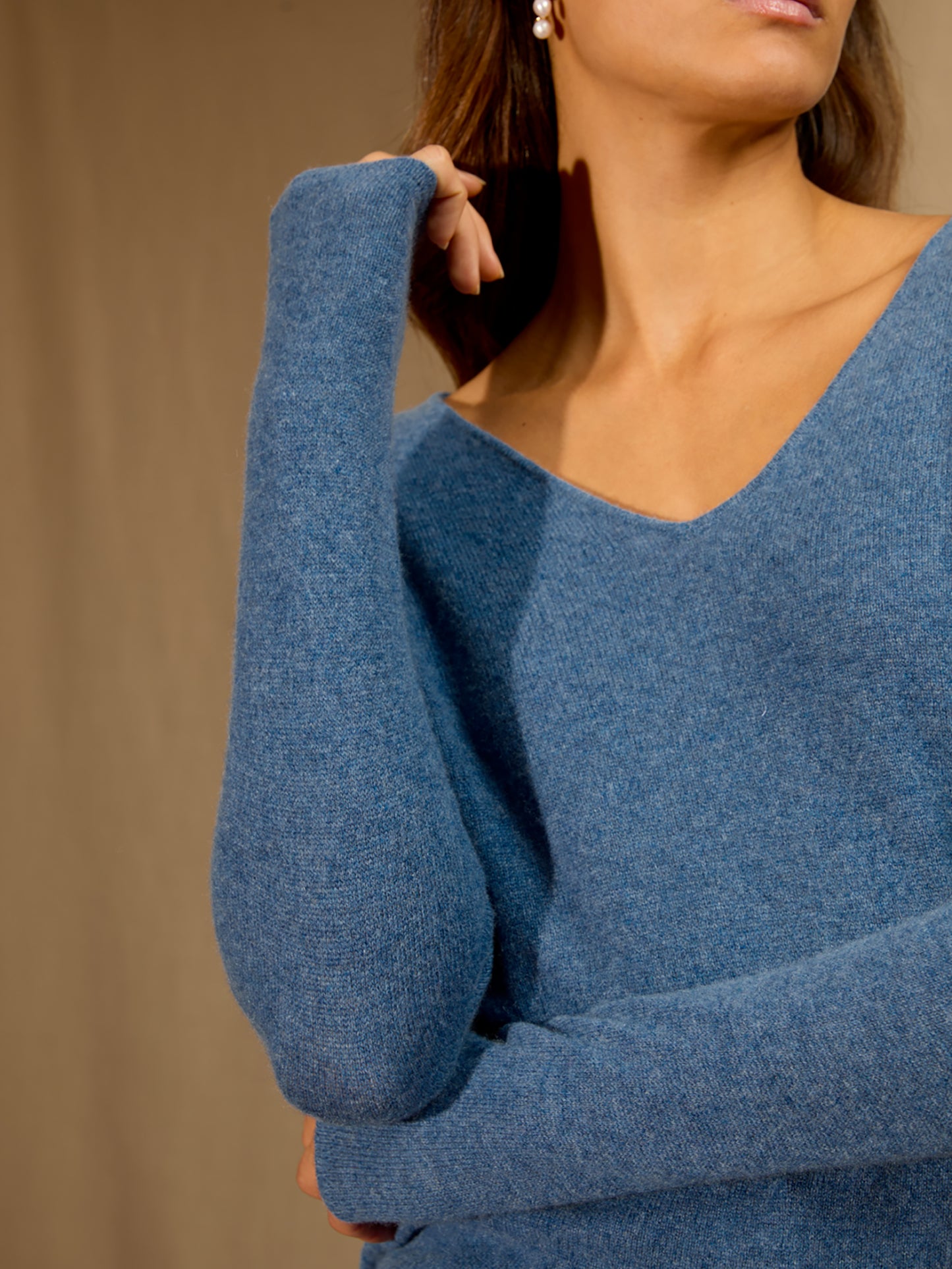 SHANNON pull col v bleu denim 100% cachemire