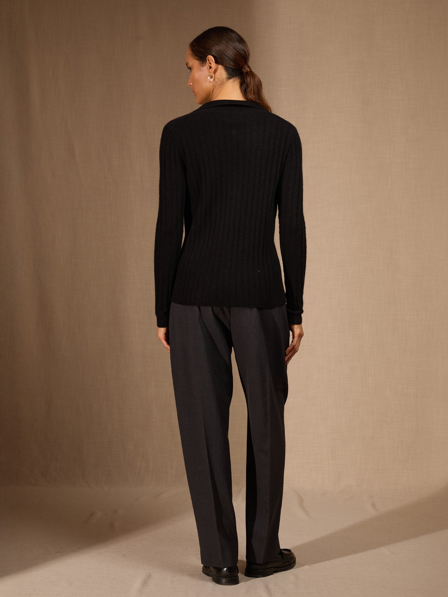 SKAMAR pull col polo ouvert noir 100% cachemire