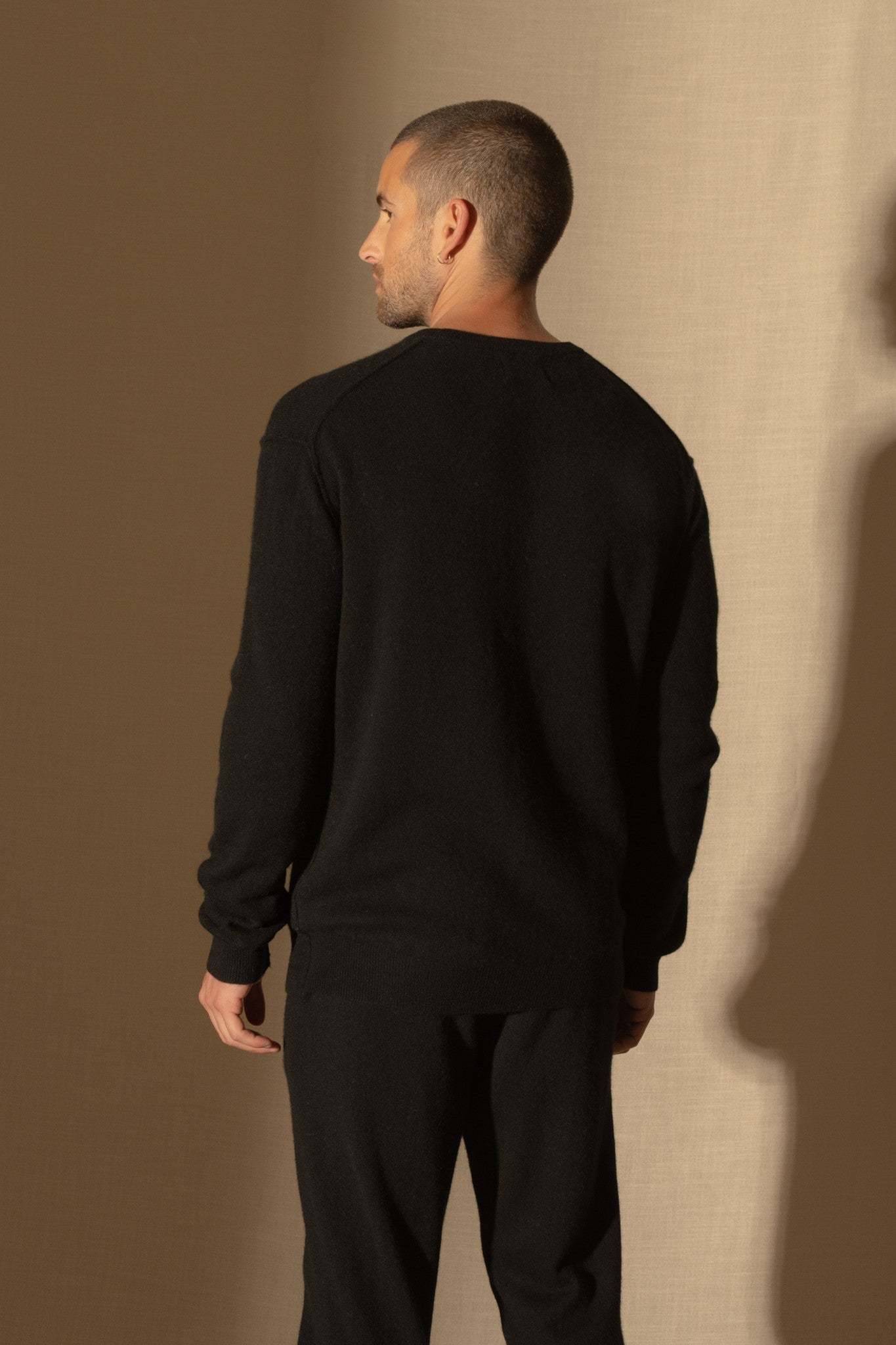 soan pull col rond noir 100% cachemire