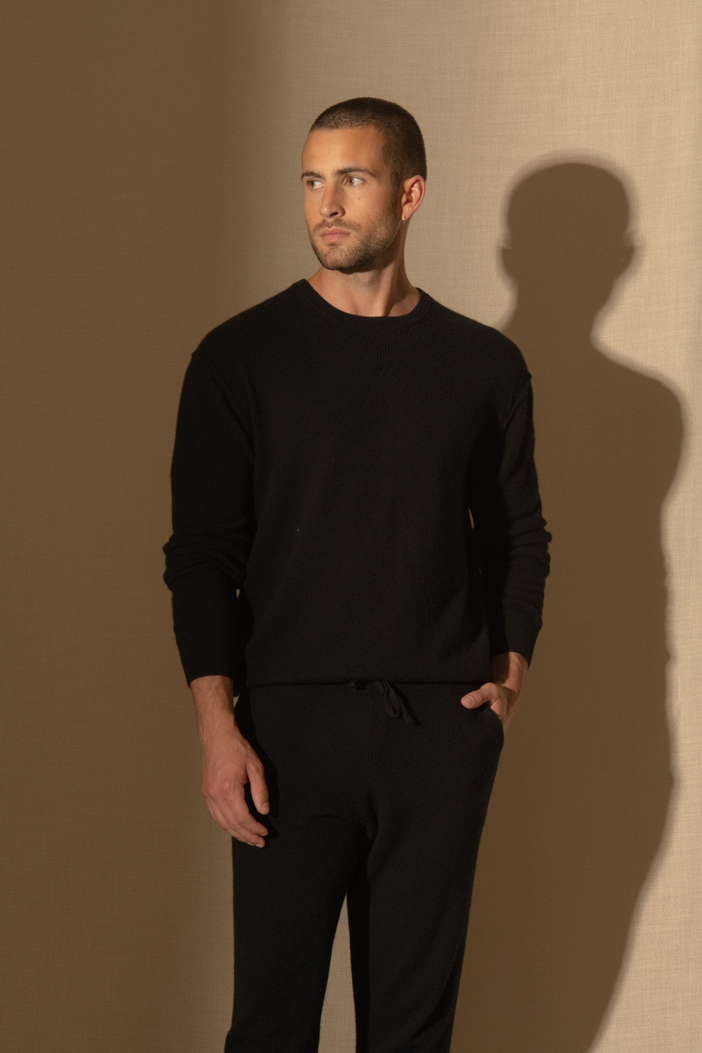 soan pull col rond noir 100% cachemire