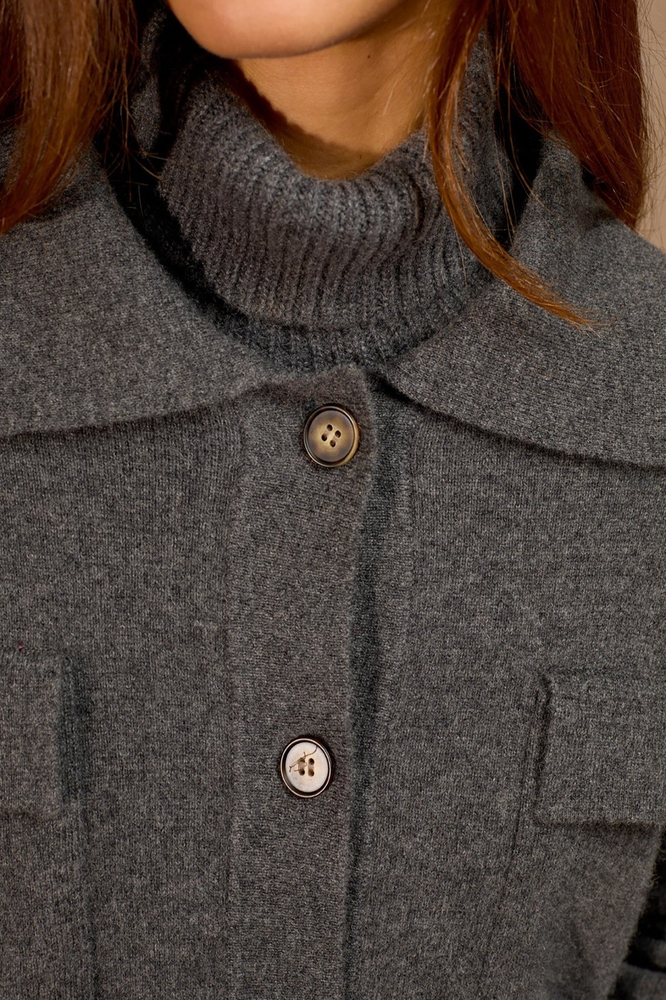 solivra veste boutonnée col chemise anthracite chiné 100% cachemire