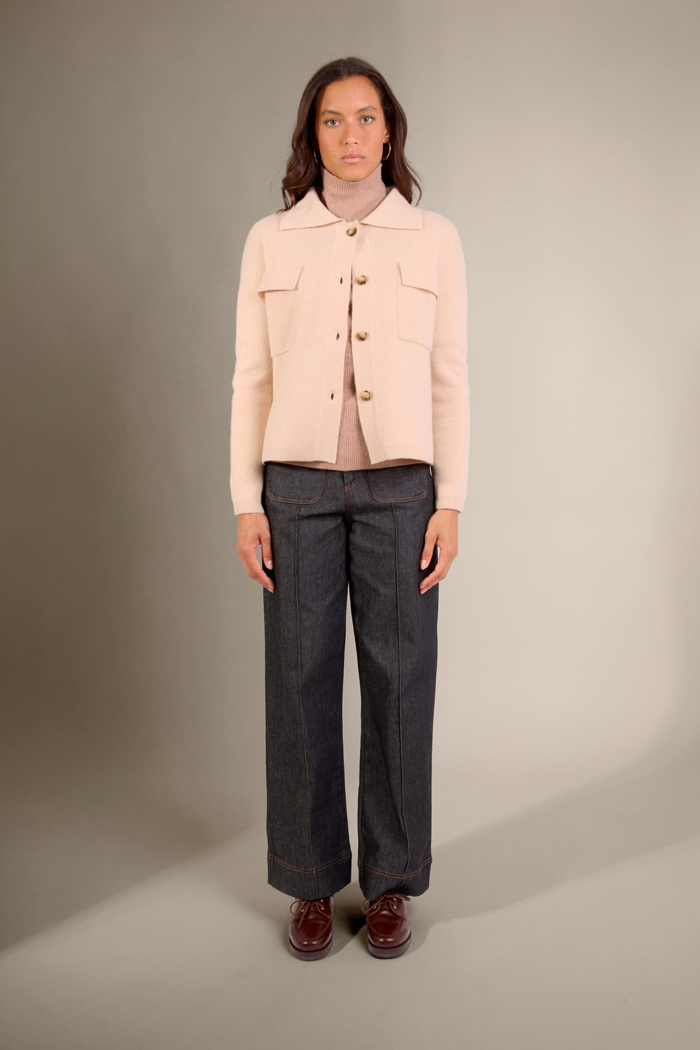 solivra veste boutonnée col chemise sable 100% cachemire