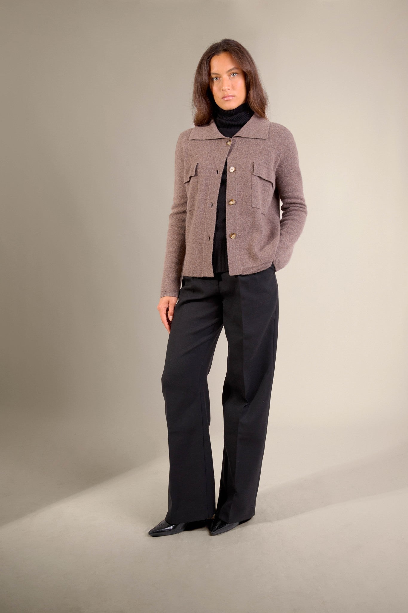 solivra veste boutonnée col chemise taupe chiné 100% cachemire