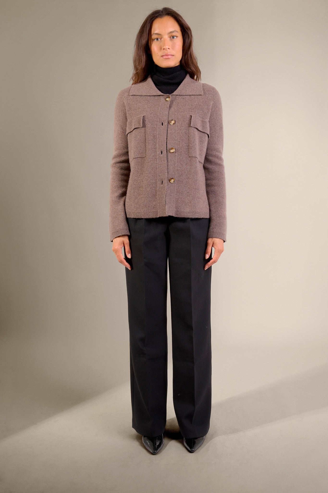 solivra veste boutonnée col chemise taupe chiné 100% cachemire