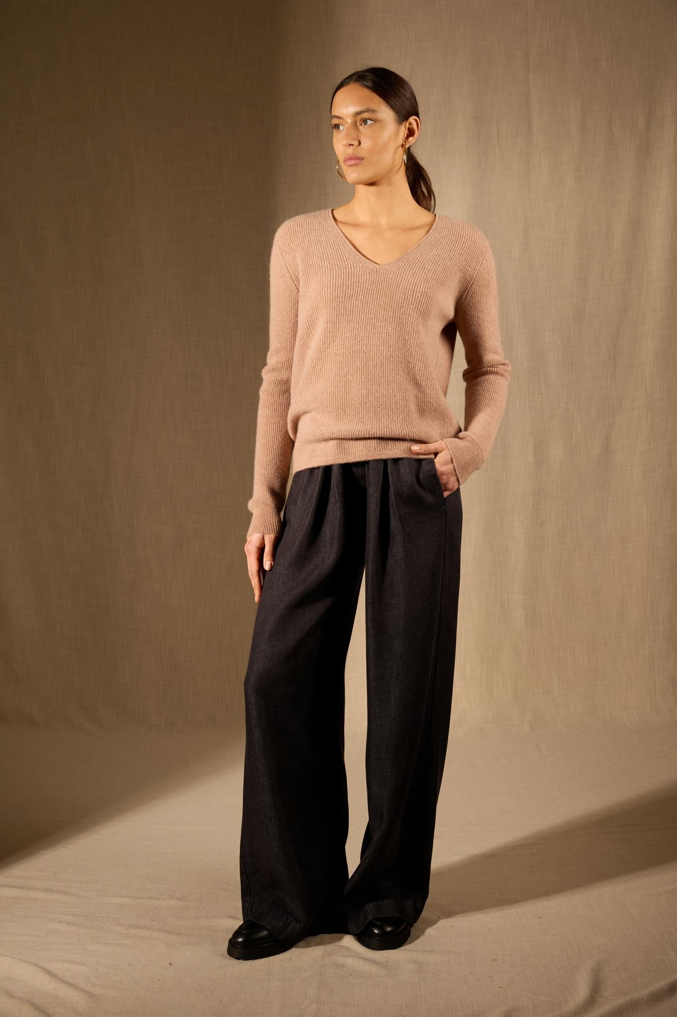 Saphira  pull col v  camel chiné 100% cachemire