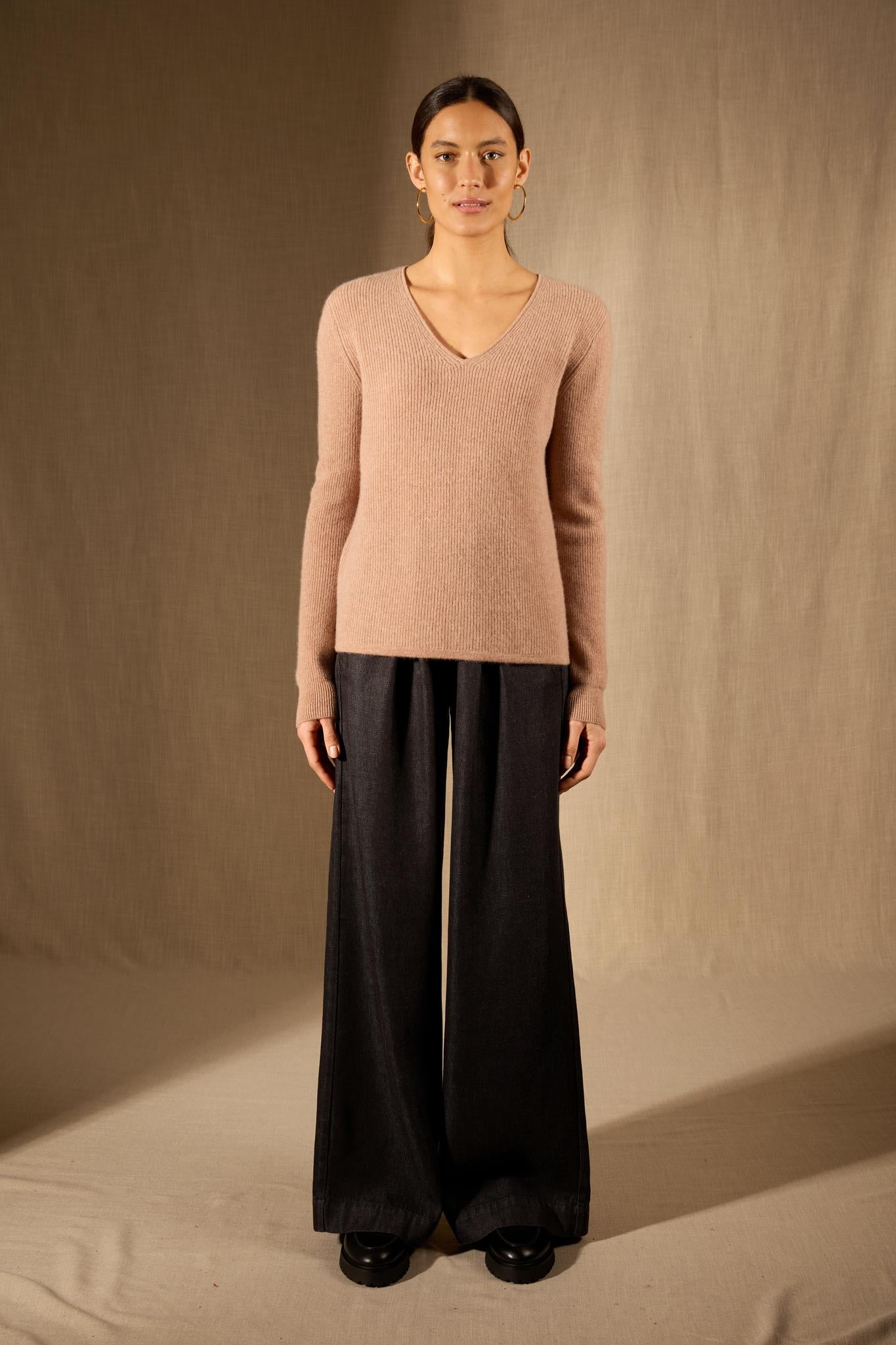 Saphira  pull col v  camel chiné 100% cachemire