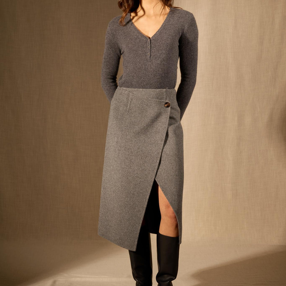 Selene pull col v boutonné anthracite chiné 100% cachemire