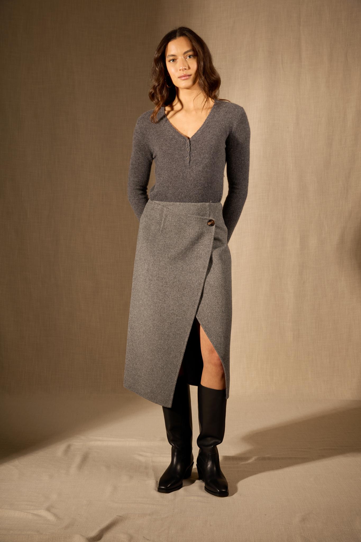 Selene pull col v boutonné anthracite chiné 100% cachemire