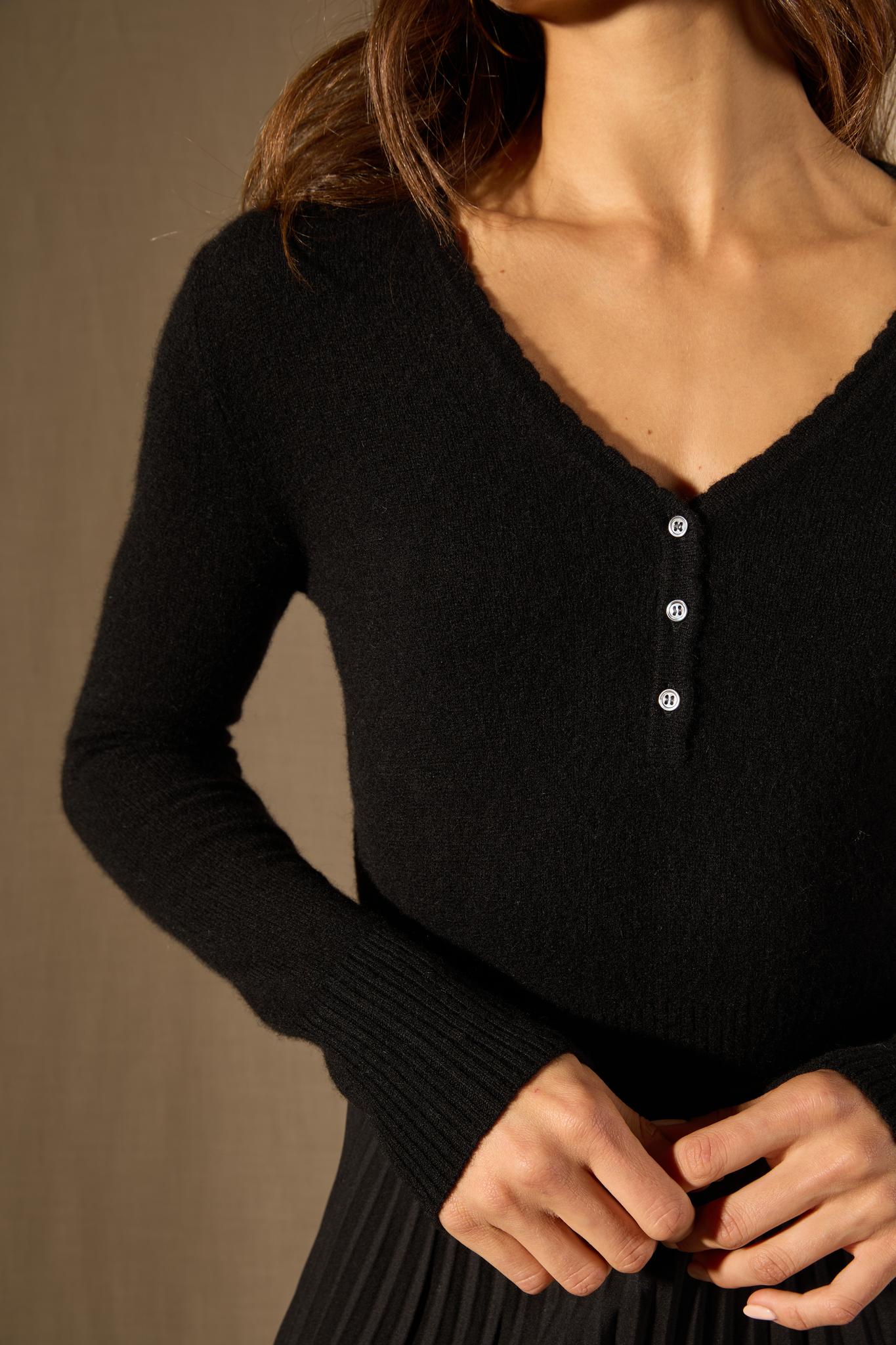 Selene pull col v boutonné noir 100% cachemire