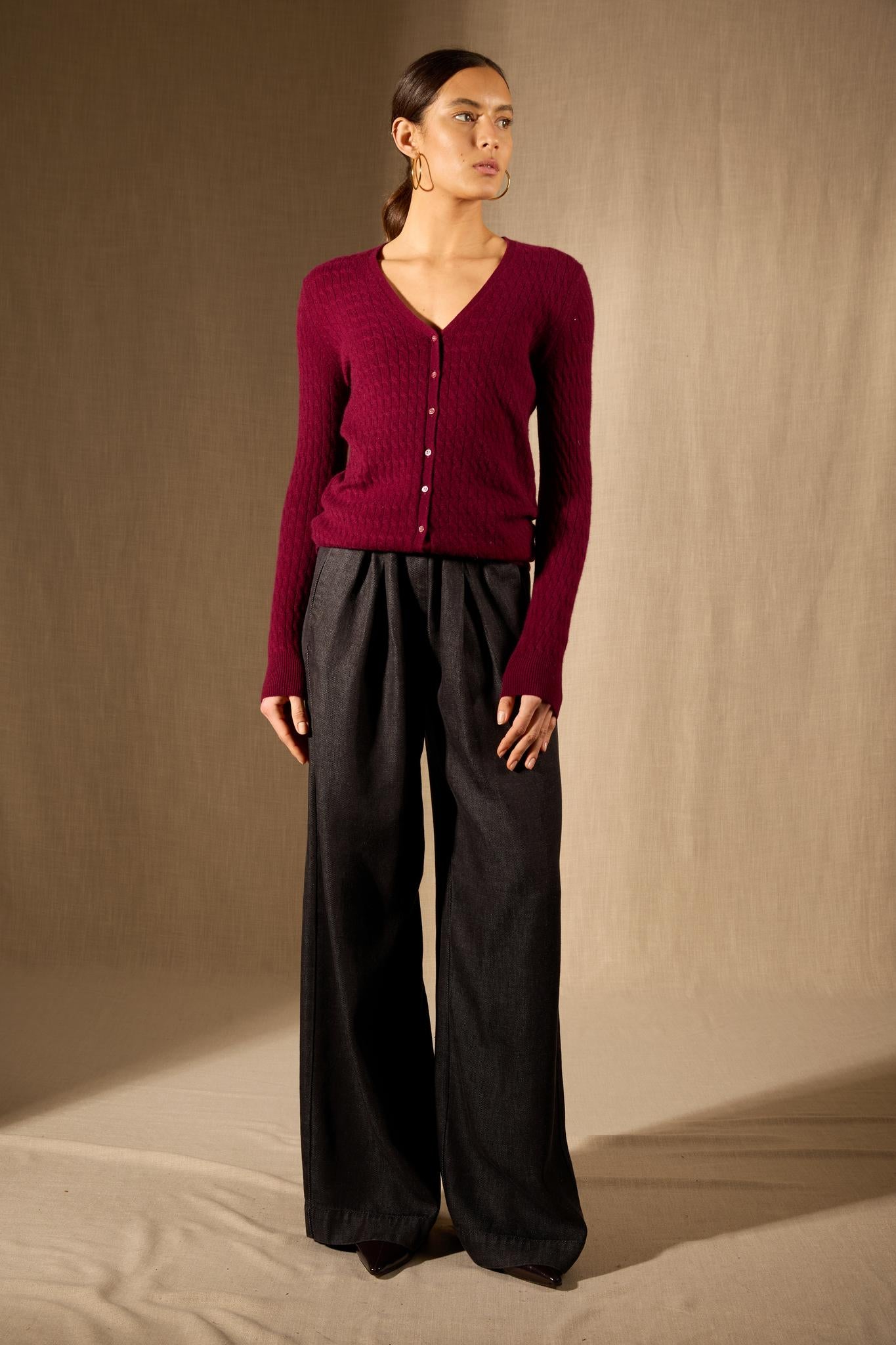 Seraphina cardigan col v bordeaux 100% cachemire