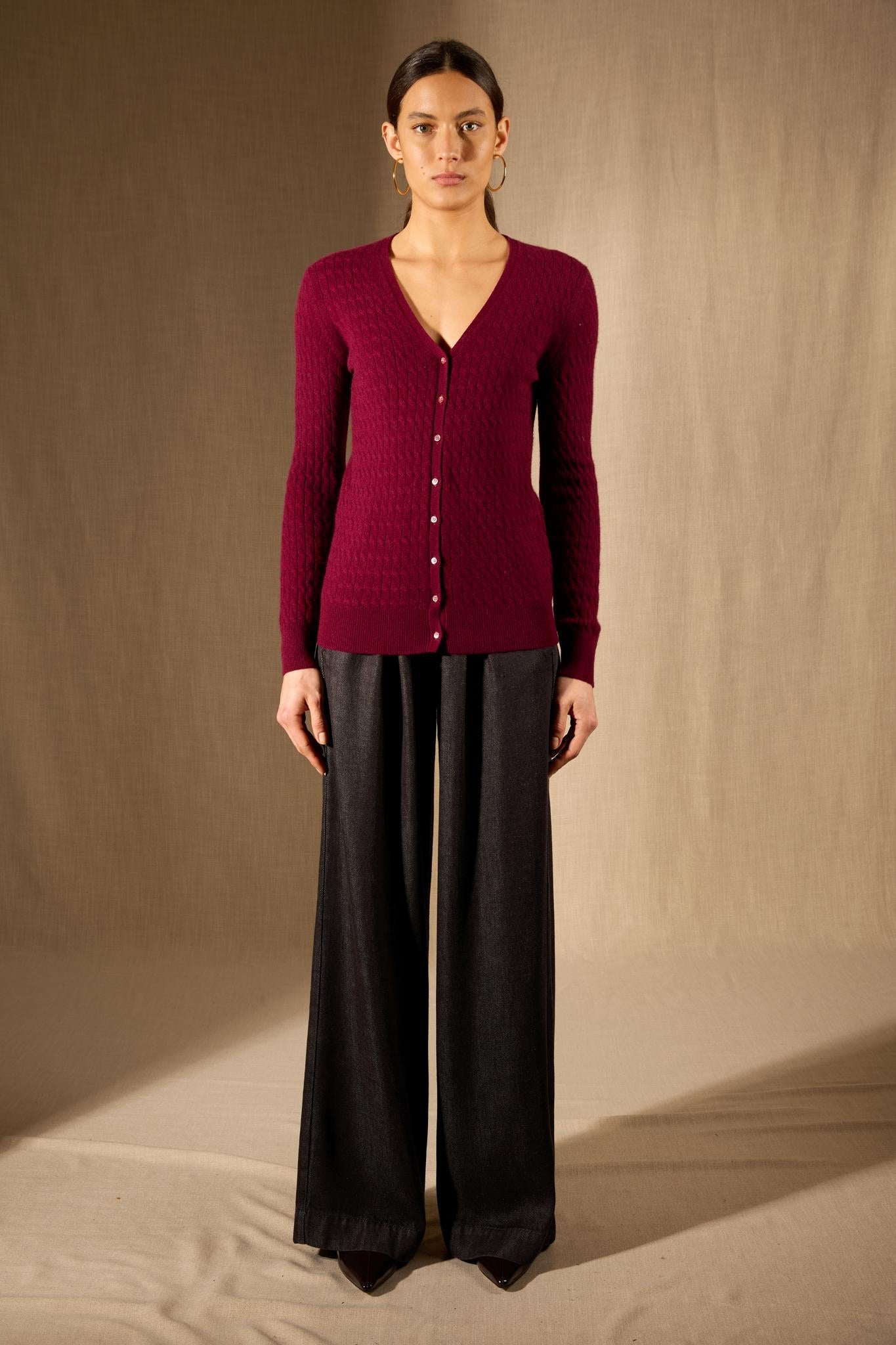Seraphina cardigan col v bordeaux 100% cachemire