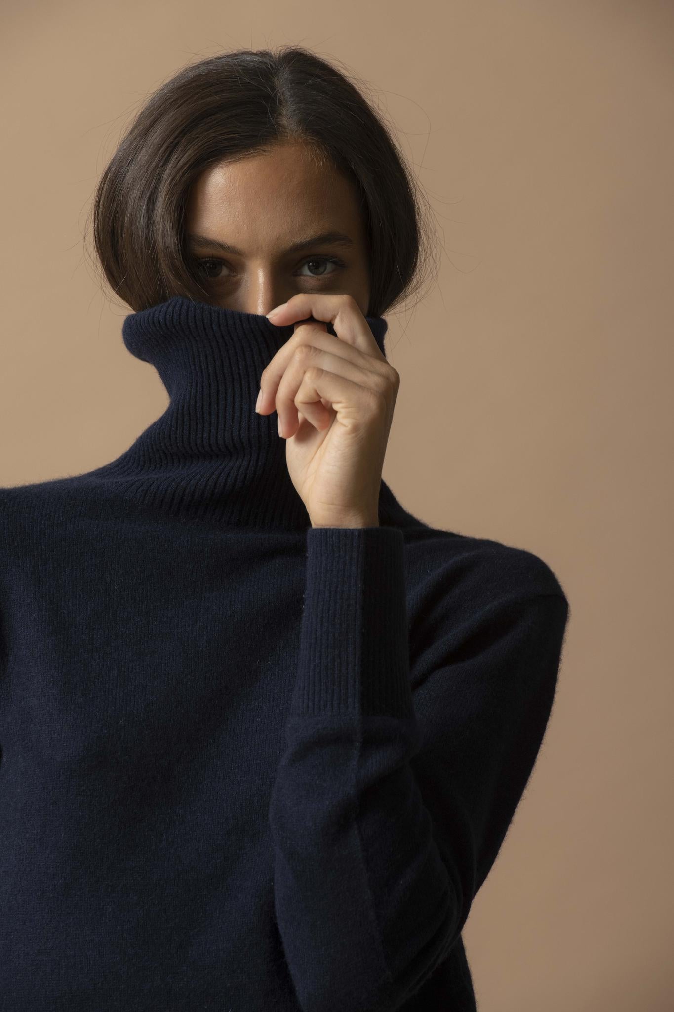 TRACY pull col roulé navy 100% cachemire