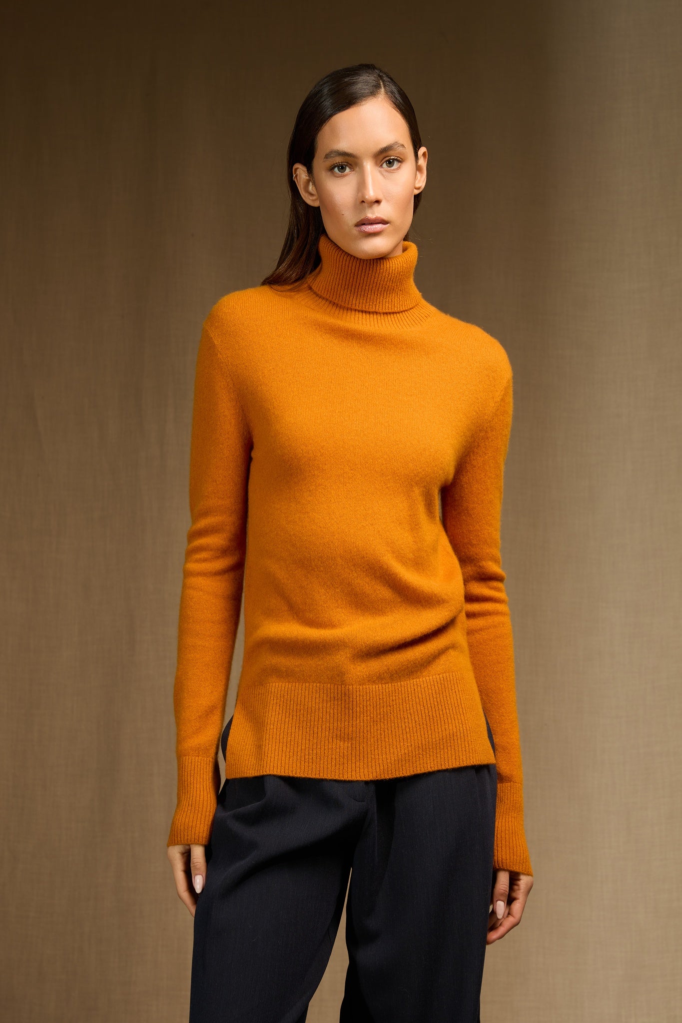 TRACY pull col roulé ocre 100% cachemire