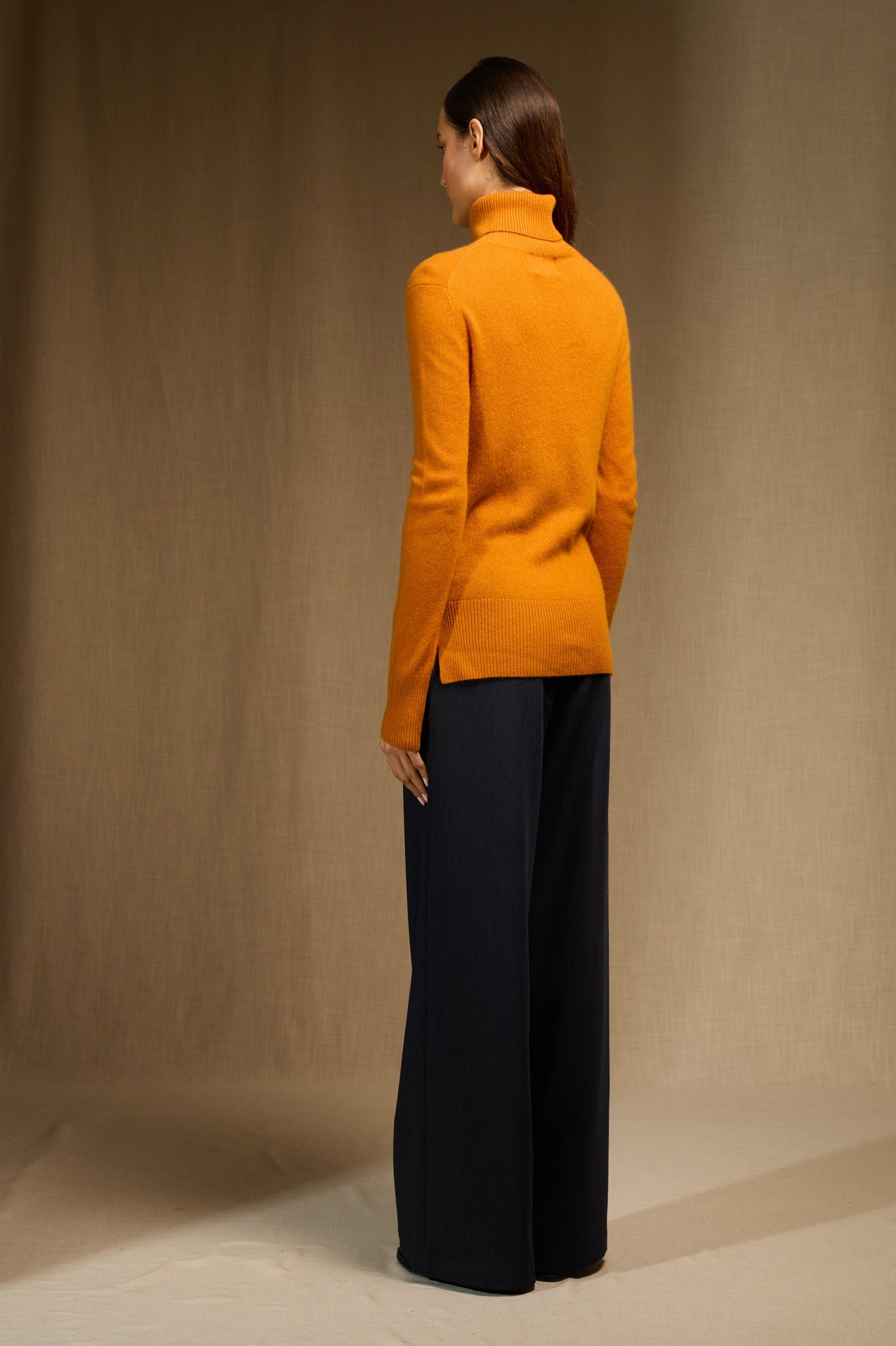 TRACY pull col roulé ocre 100% cachemire