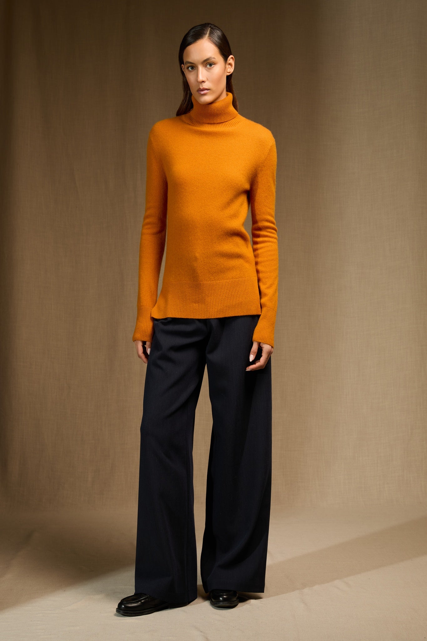 TRACY pull col roulé ocre 100% cachemire