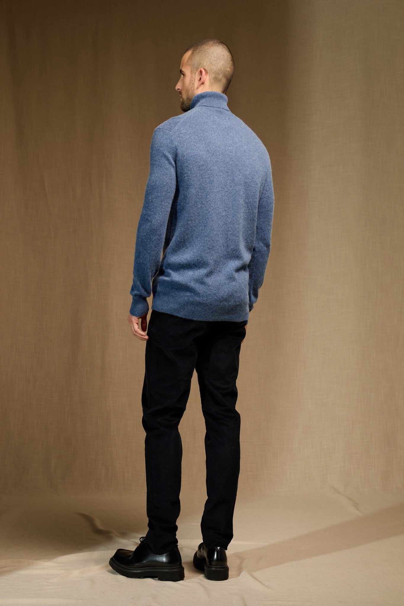 trevor pull col roulé bleu denim 100% cachemire
