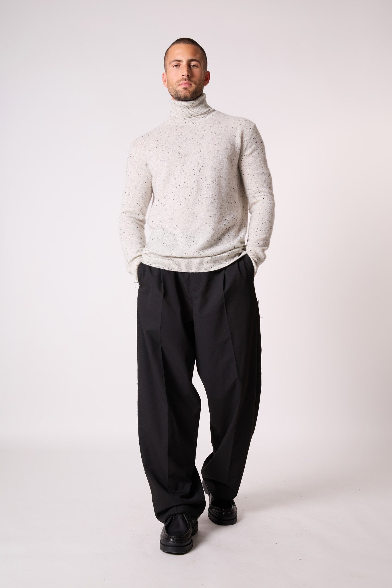 trevor pull col roulé gris/noir 100% cachemire