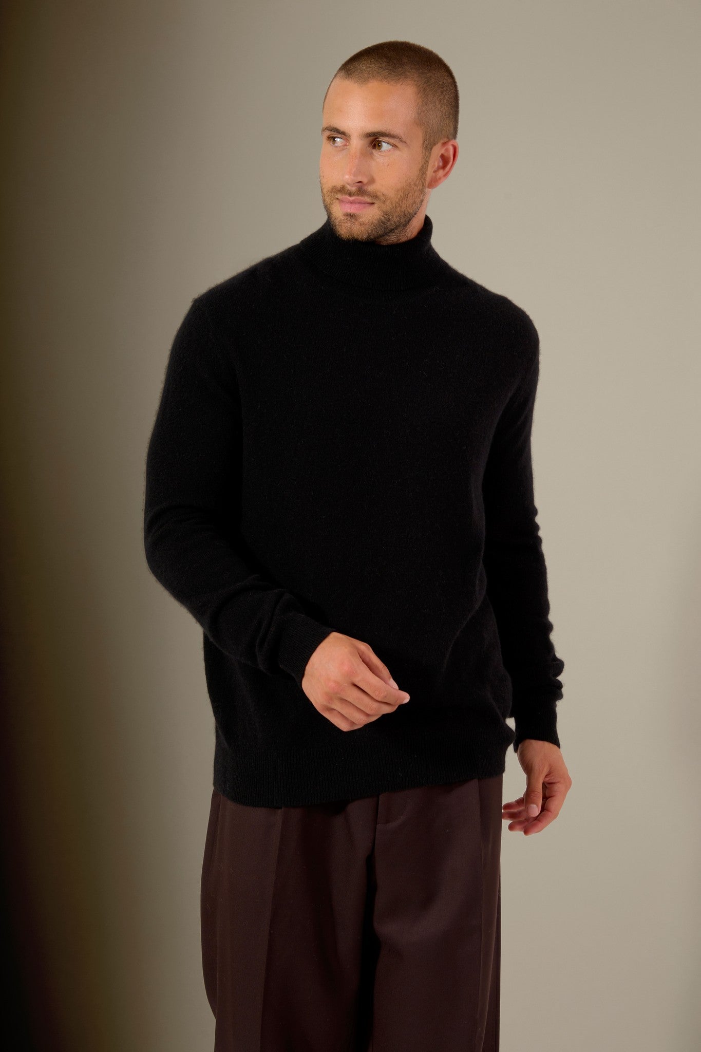 trevor pull col roulé noir 100% cachemire