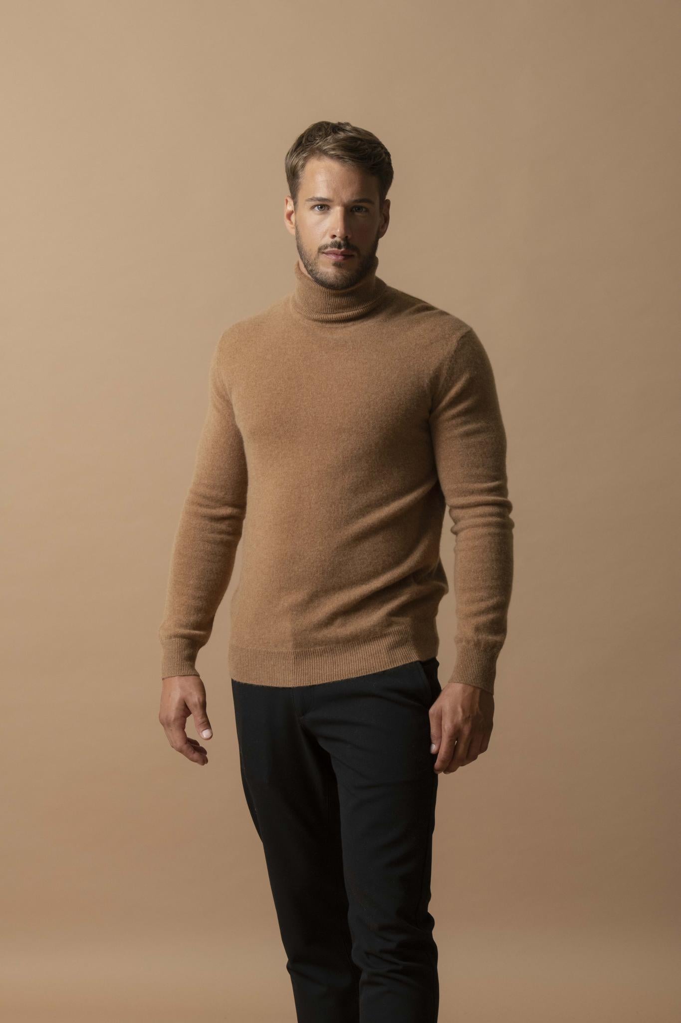 TREVOR pull col roulé noisette 100% cachemire