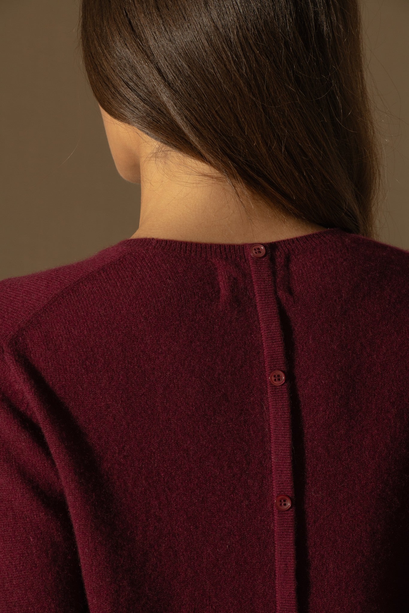 vanessa pull col rond boutonné dos bordeaux 100% cachemire