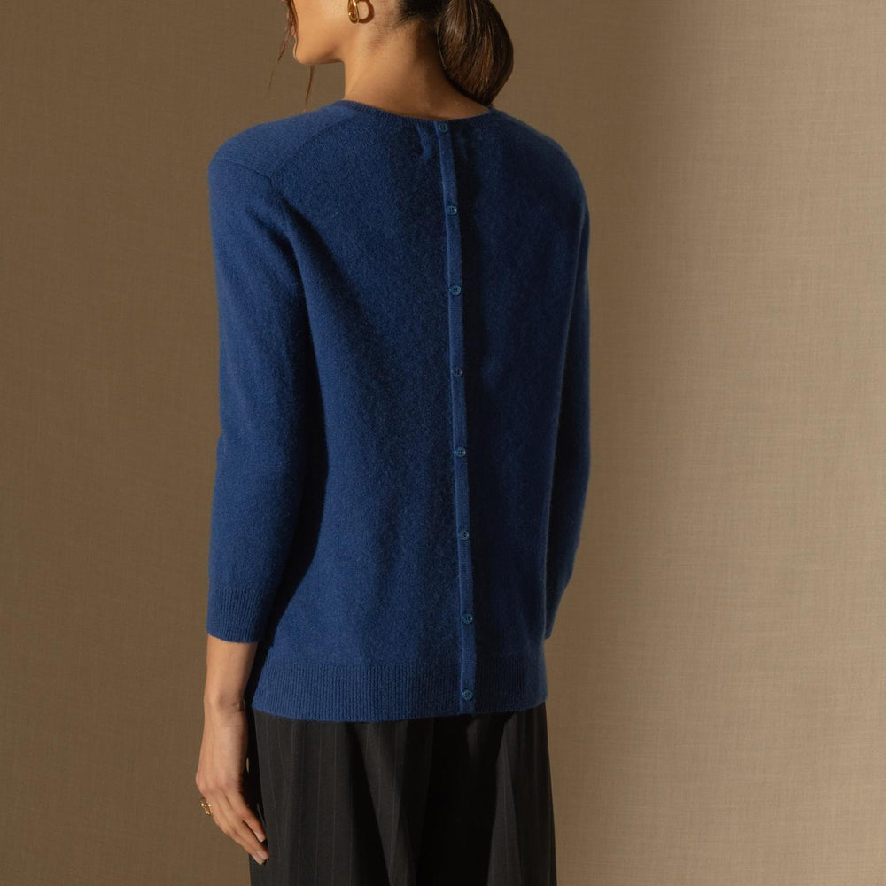 VANESSA pull col rond boutonné dos outremer 100% cachemire