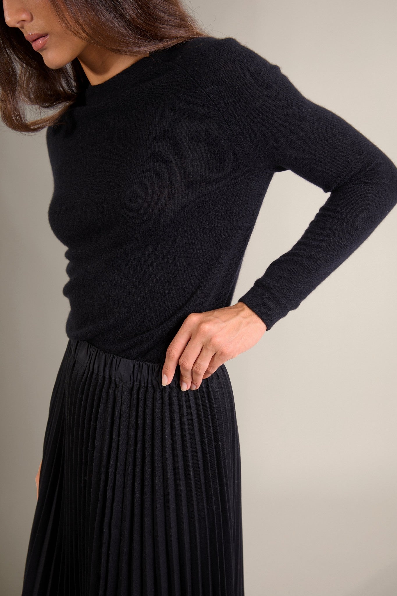 whitney pull col rond noir 100% cachemire