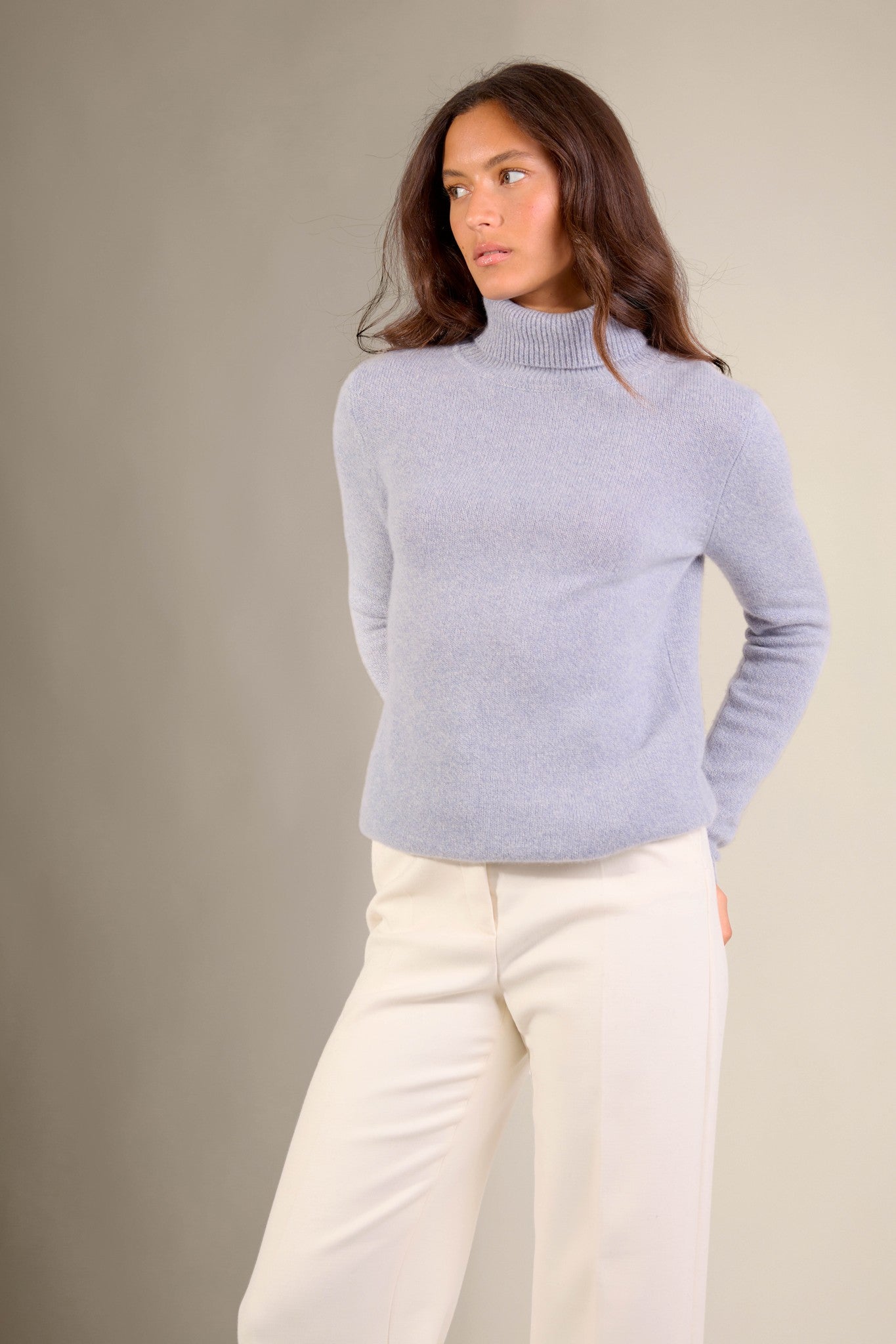 willow pull col roulé 4 fils bleu ivoire 100% cachemire