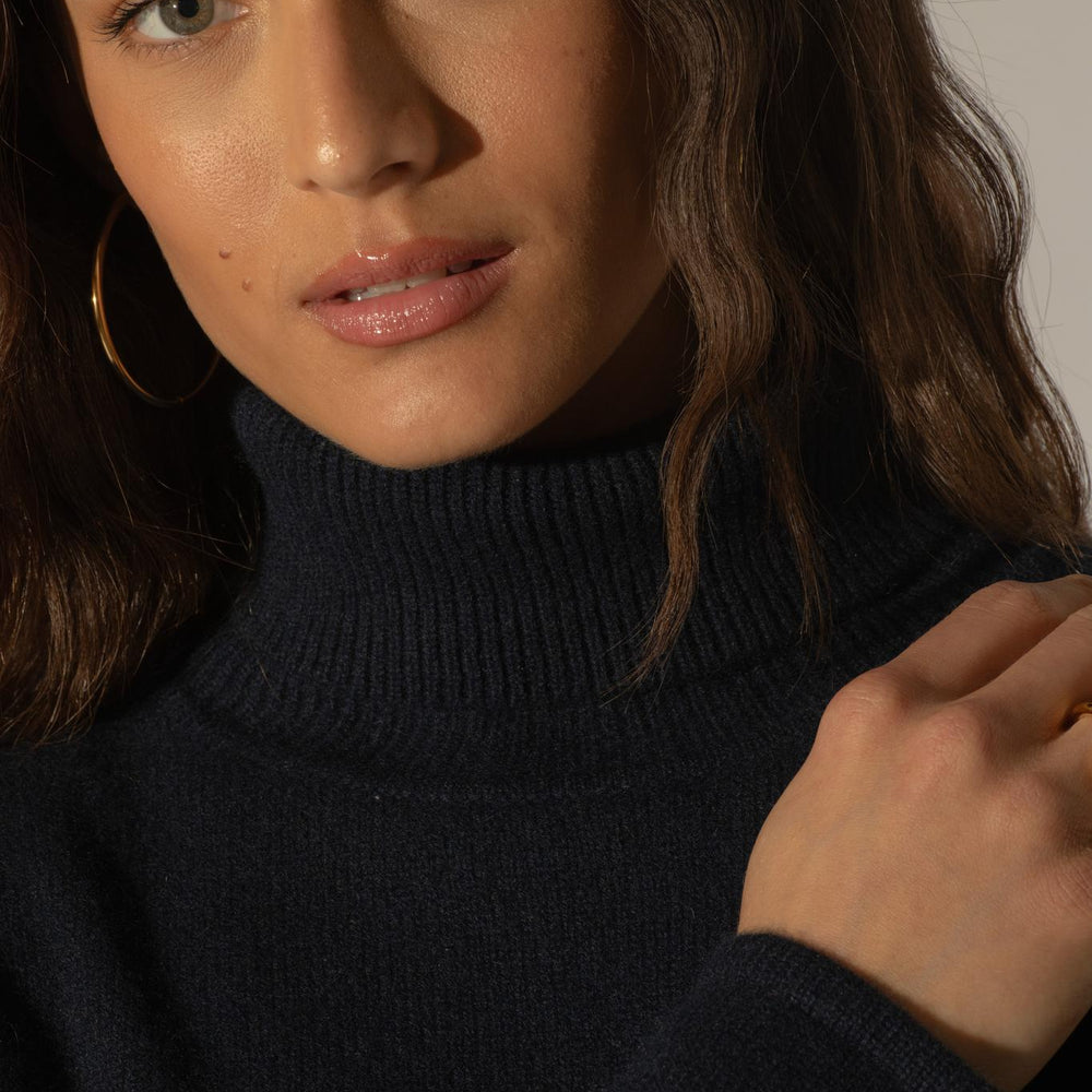WILLOW pull col roulé 4 fils navy 100% cachemire