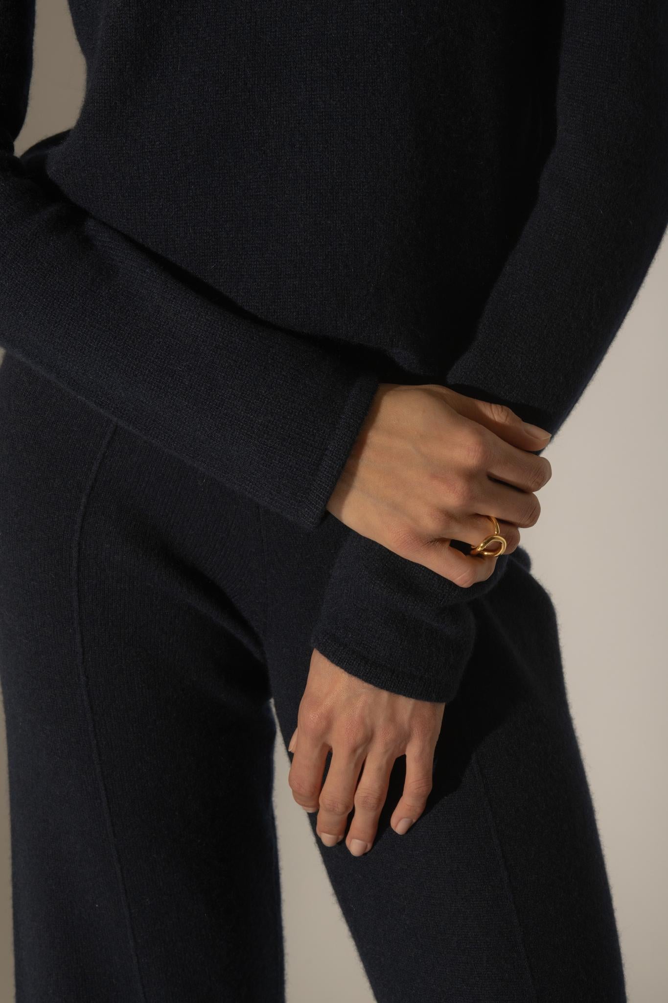 WILLOW pull col roulé 4 fils navy 100% cachemire