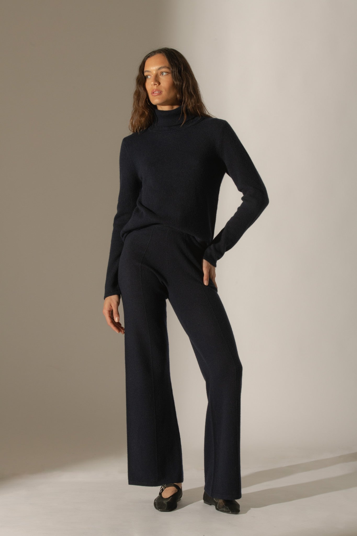 willow pull col roulé 4 fils navy 100% cachemire