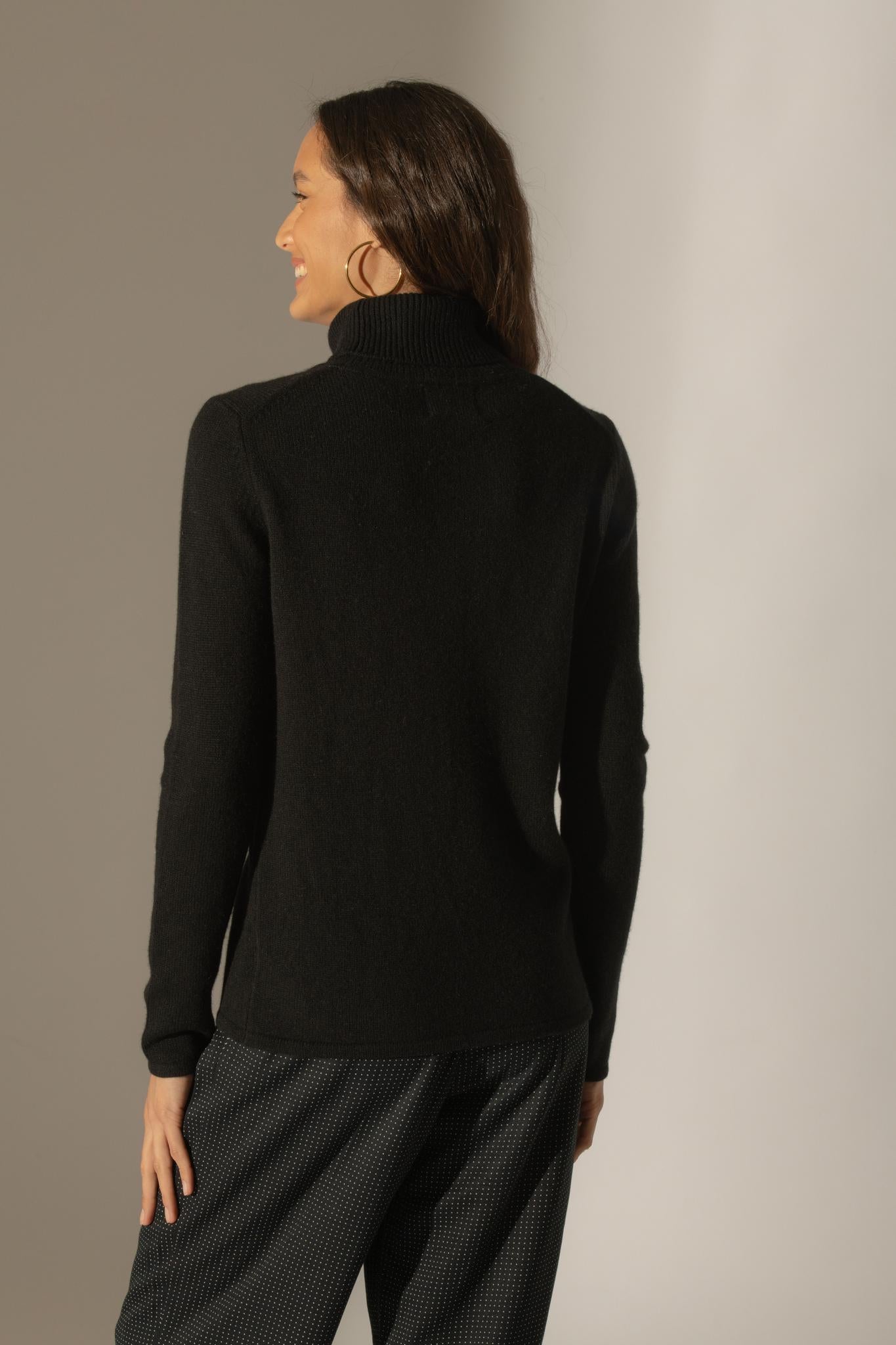 WILLOW pull col roulé 4 fils noir 100% cachemire