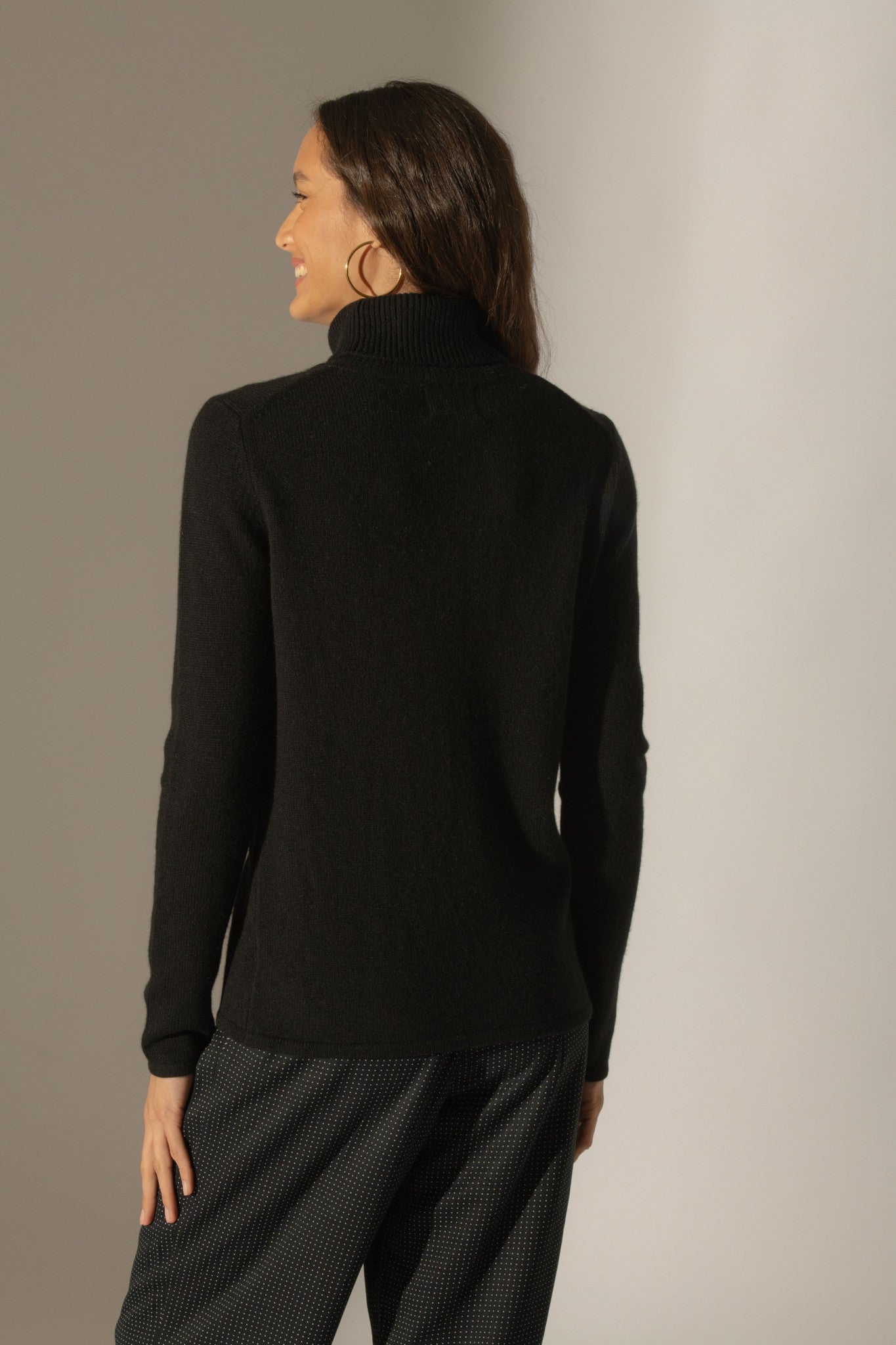 willow pull col roulé 4 fils noir 100% cachemire