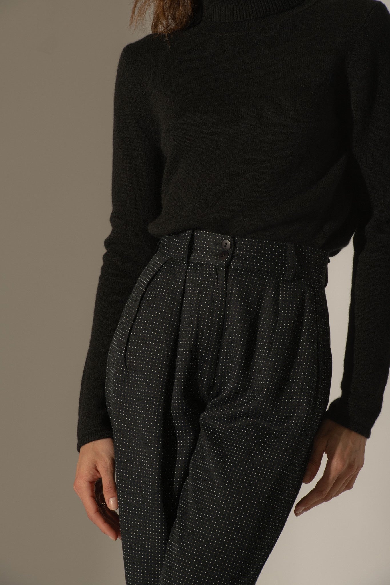 willow pull col roulé 4 fils noir 100% cachemire