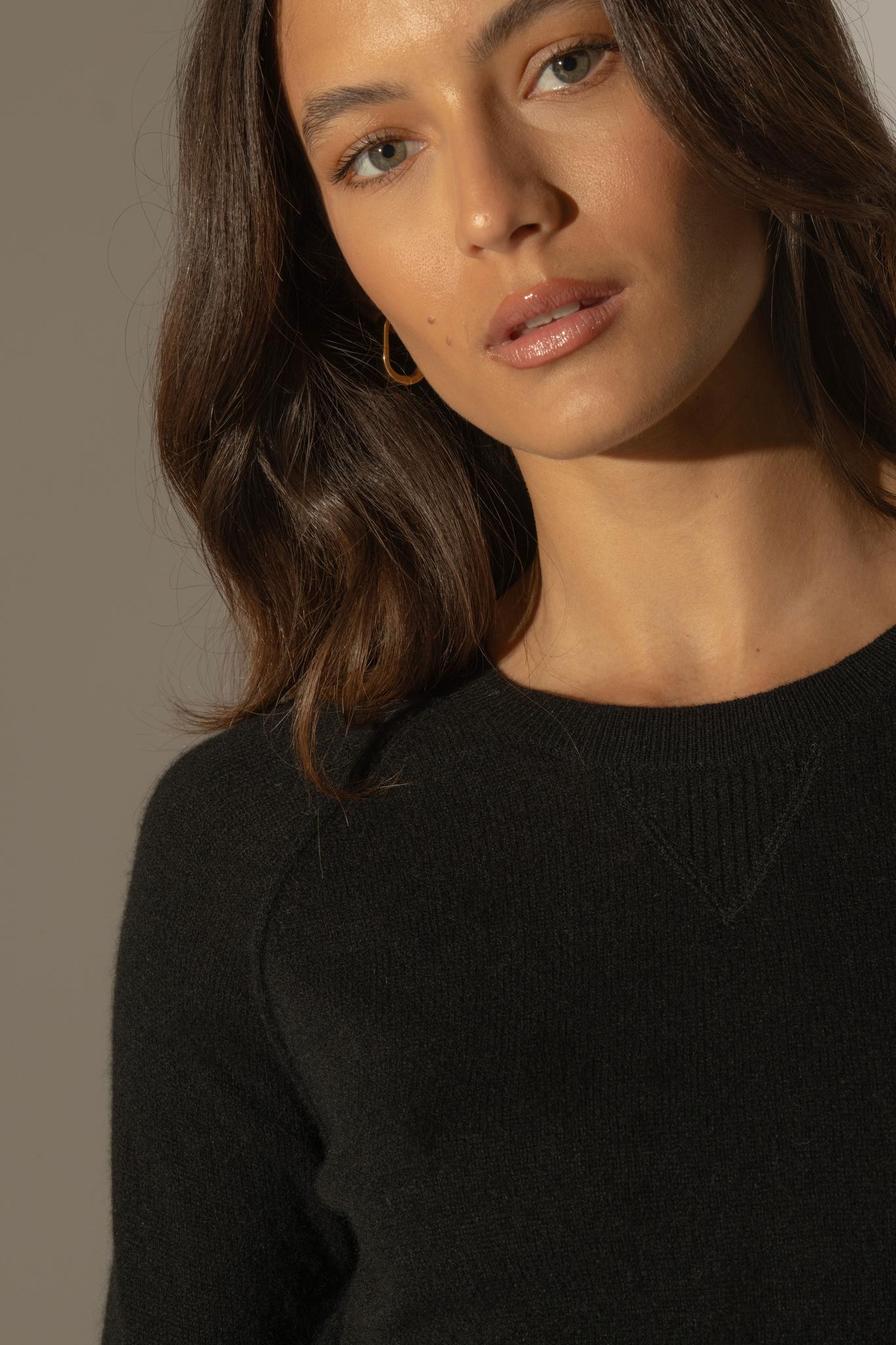 WILMA pull col rond noir 100% cachemire