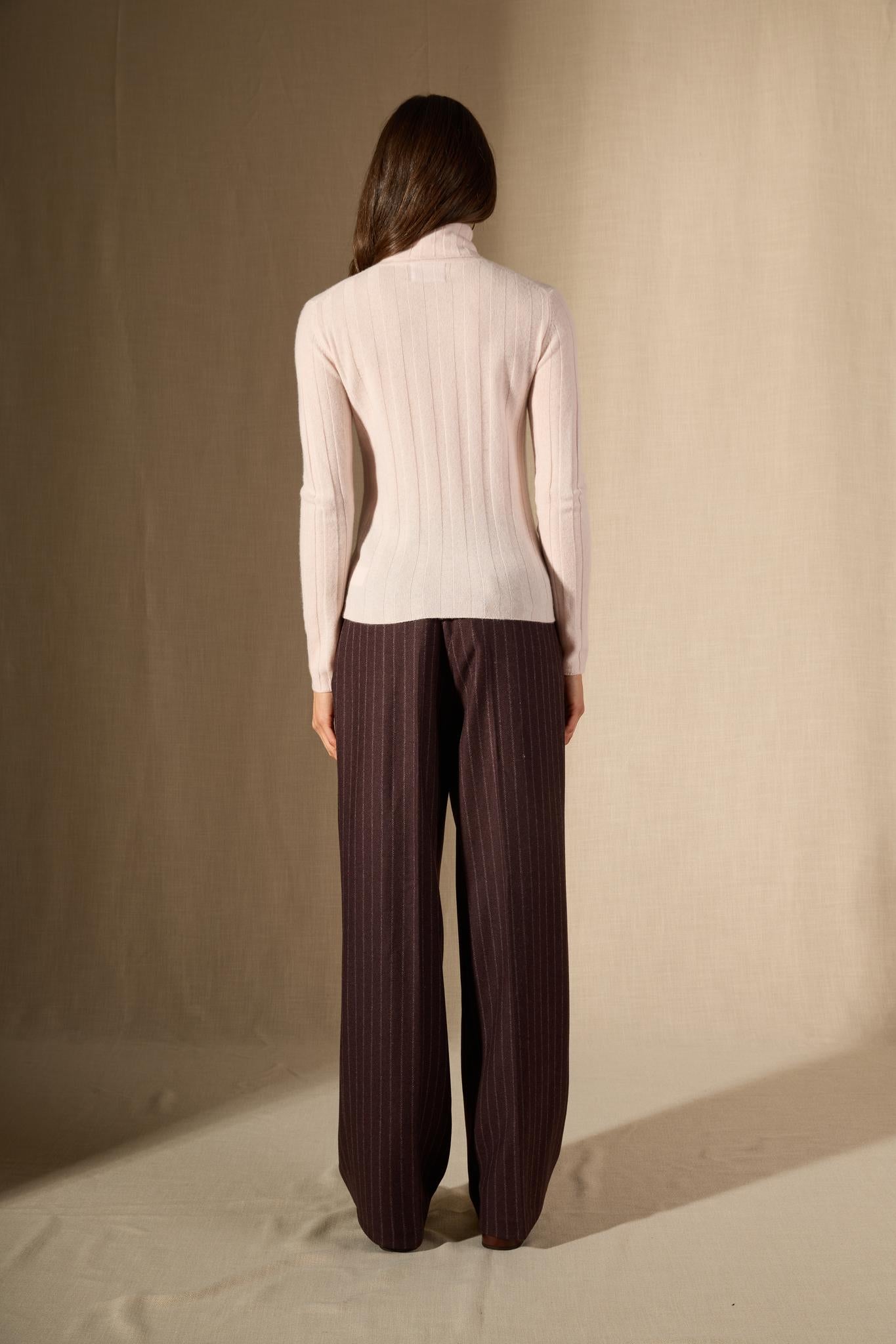 Ysaline pull col roulé poudre 100% cachemire