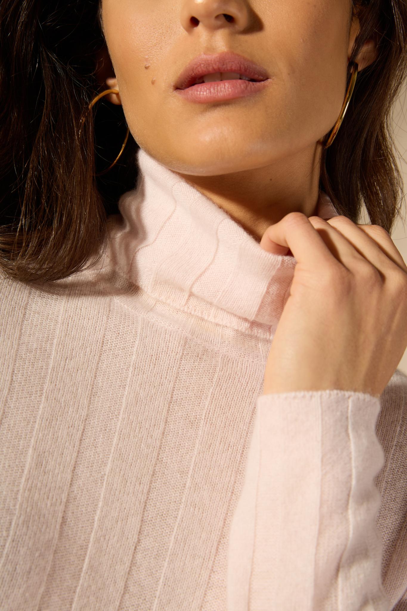 Ysaline pull col roulé poudre 100% cachemire